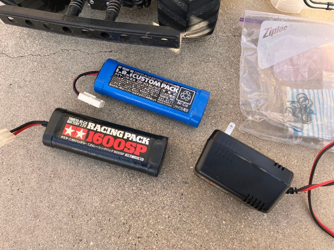 タミヤ ワイルドウイリー2 バッテリー3本　急速充電器付き