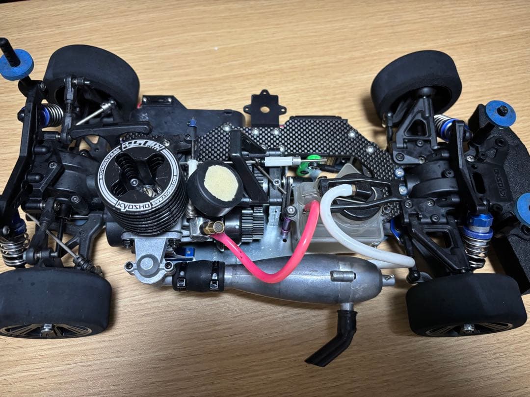 t*8様 京商FW05 エンジンラジコン