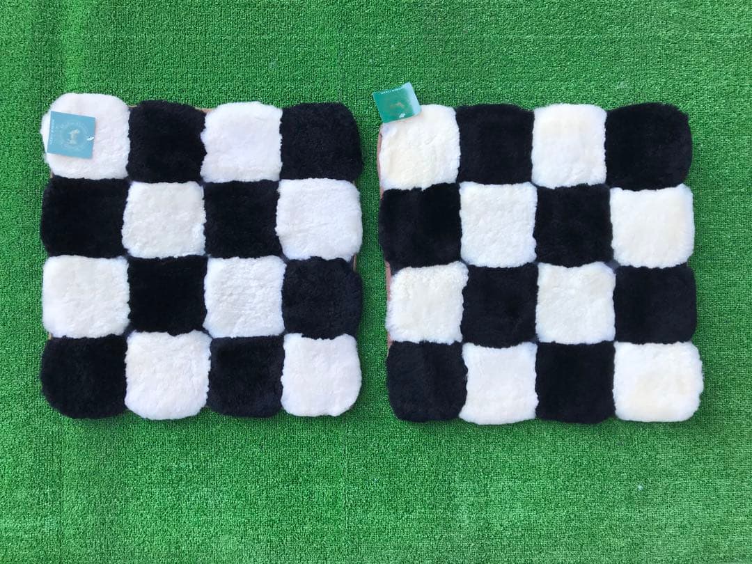 BOBBYムートンクッション　45x45cm x2枚、45x120cm1枚