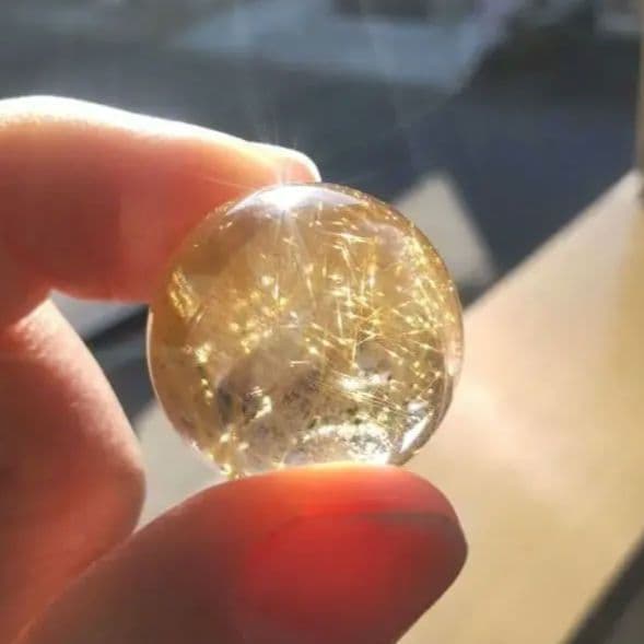 ルチルクォーツ スフィア マニハール ヒマラヤ水晶 天然石 パワーストーン 置物