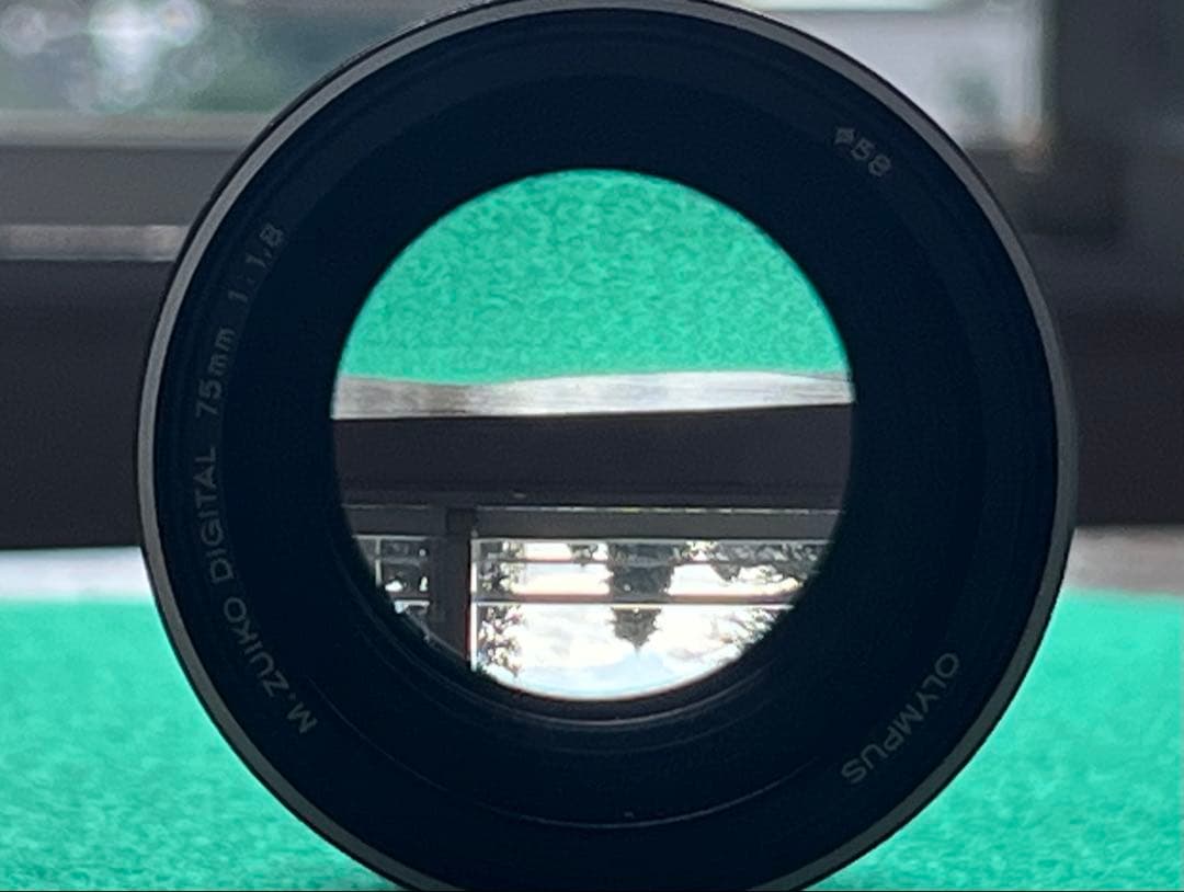 OLYMPUS 75mm f1.8単焦点レンズ