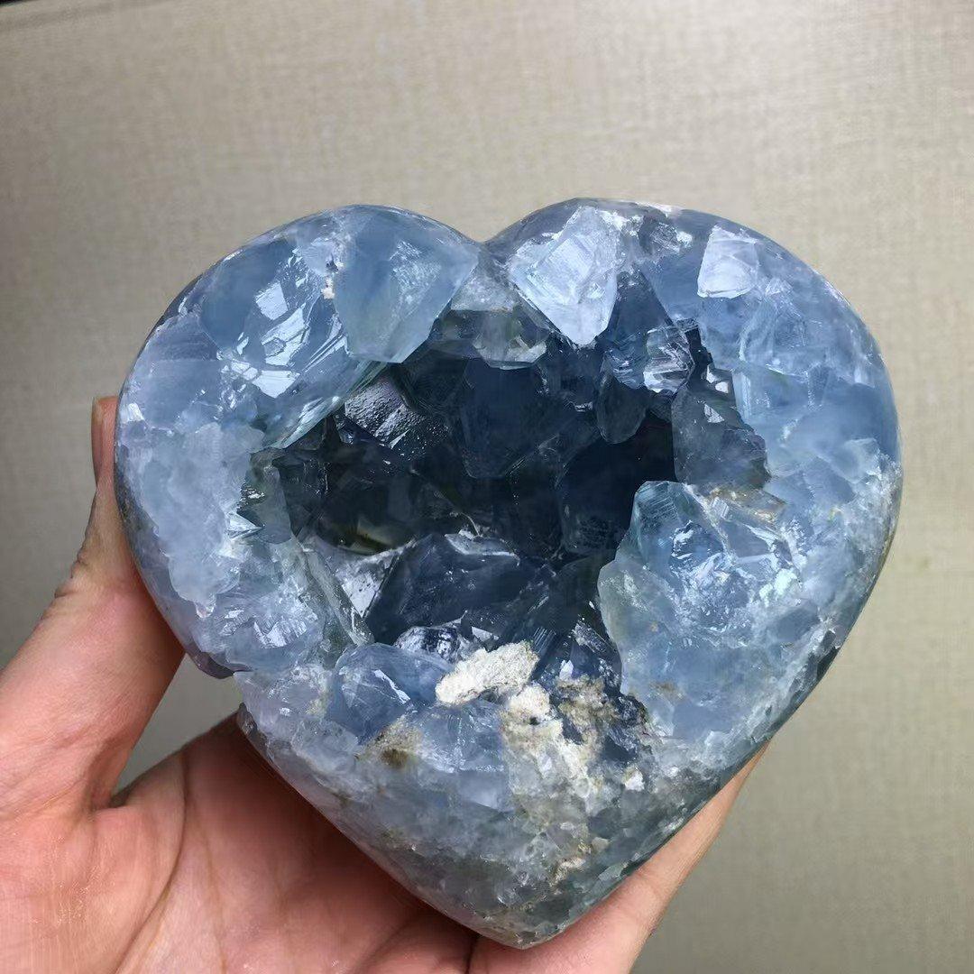 AAAAAAAA級天然ハート型セレスタイト原石B0109/YS/320A