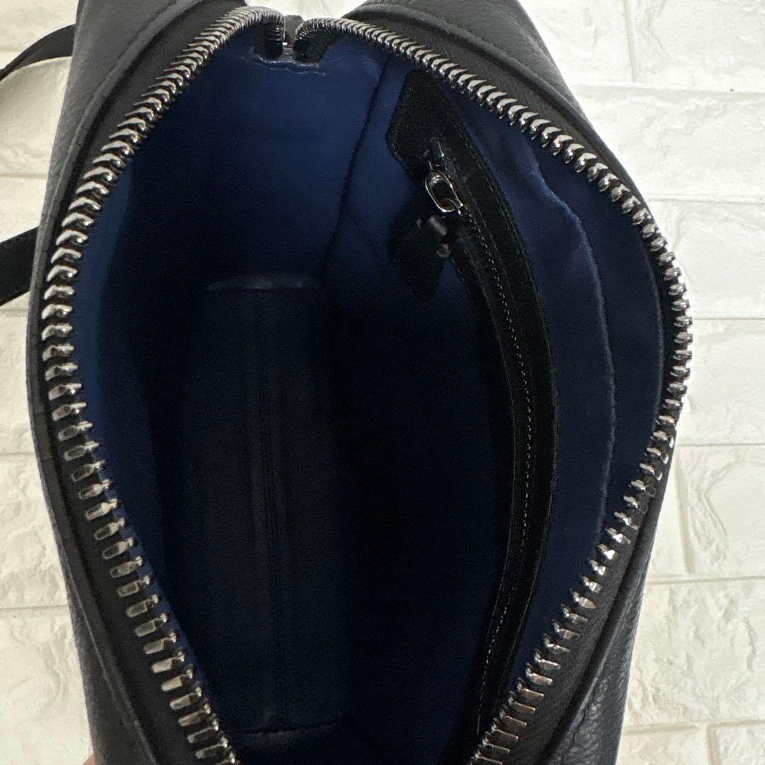 ▪️BVLGARI レザー　ショルダーバッグ　ブルガリバックル　BVCKLE 黒