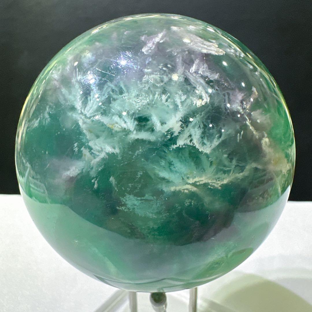 天然石 フェザーフローライト丸玉 置物 F.43