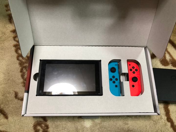 Nintendo Switch Joy-Con２つ付き