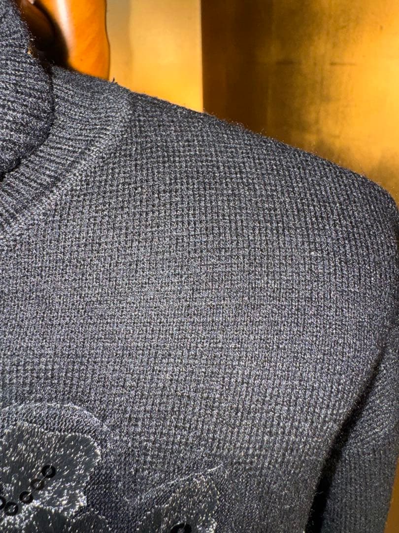 【スーパービューティ】新品タグ付き定価22,000円ビジューニットワンピース42