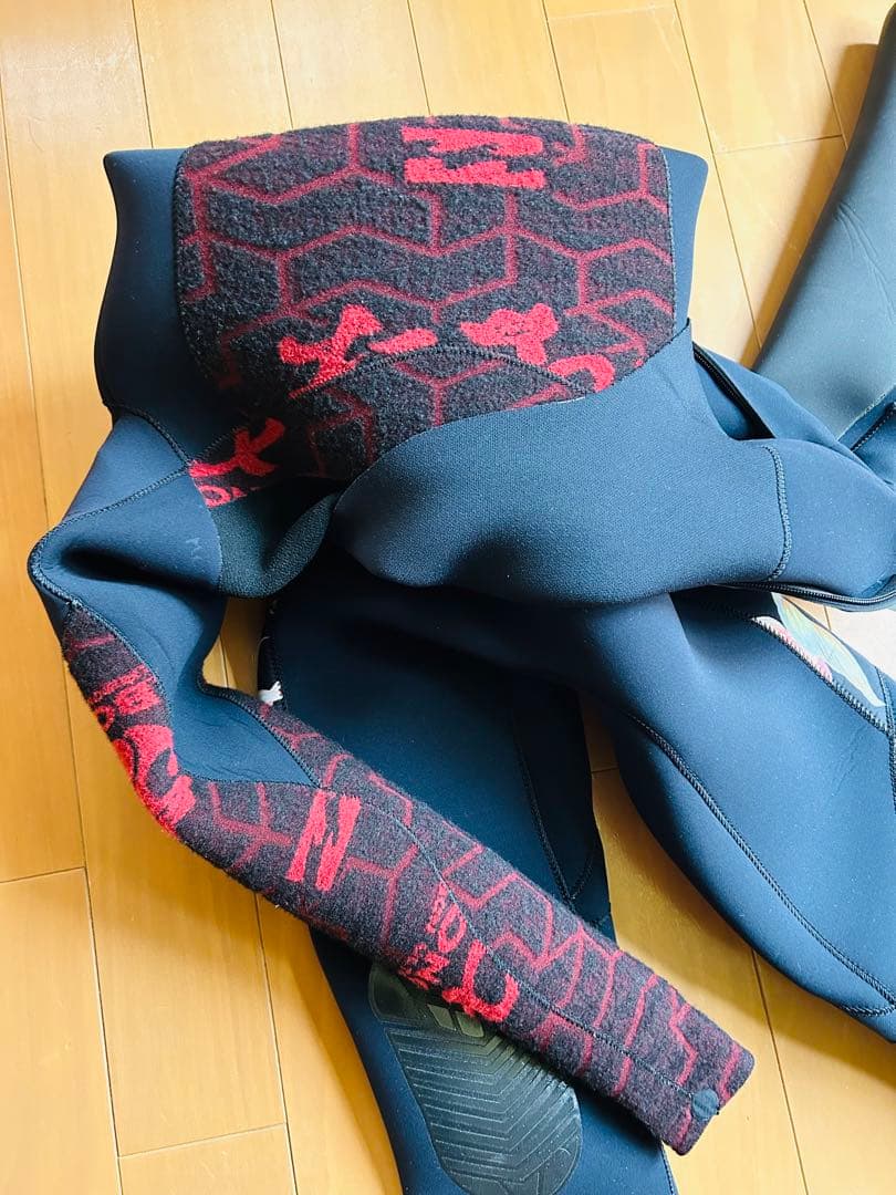 BILLABONG BB018-613 セミドライ　MLサイズ