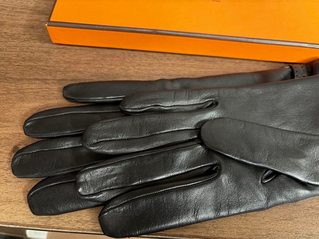 シュウ　HERMES ブラック レザー手袋 箱付き