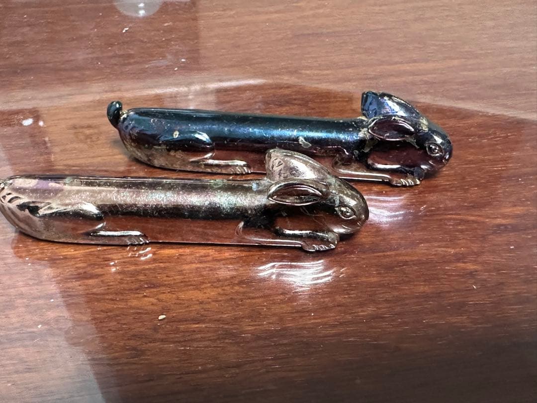 ウサギ型　金属製　箸置き　2客セット