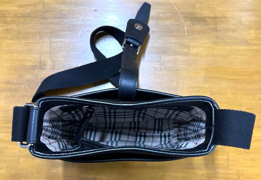 美品　バーバリー　ショルダーバッグ　斜め掛け　レザー　ブラック　レディース