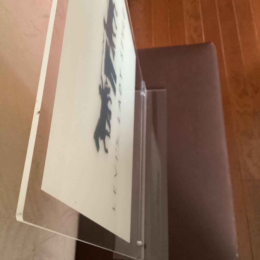 リーバイス　看板