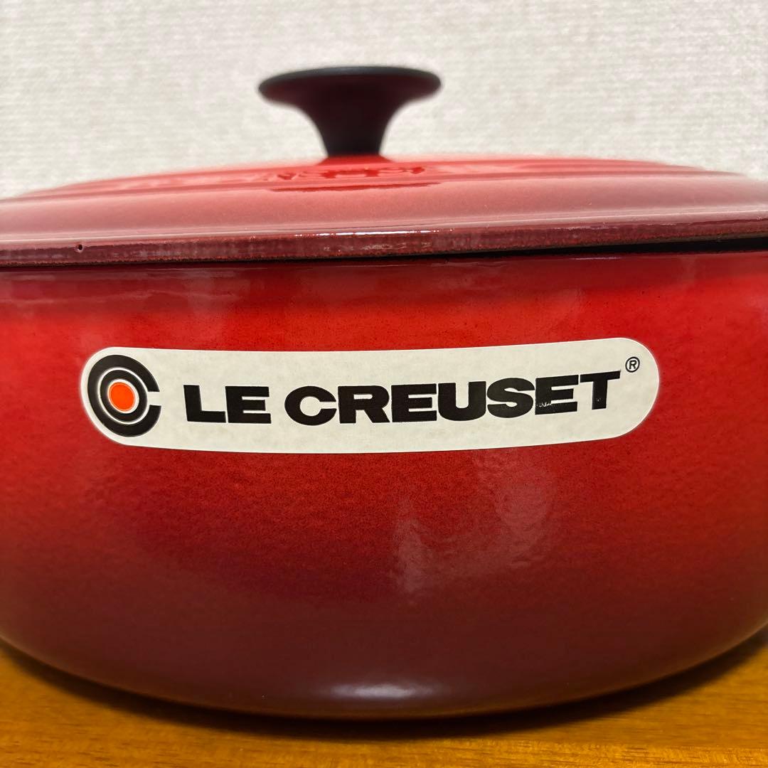リエ【美品】ル・クルーゼ ココット オーバル チェリーレッド 27cm