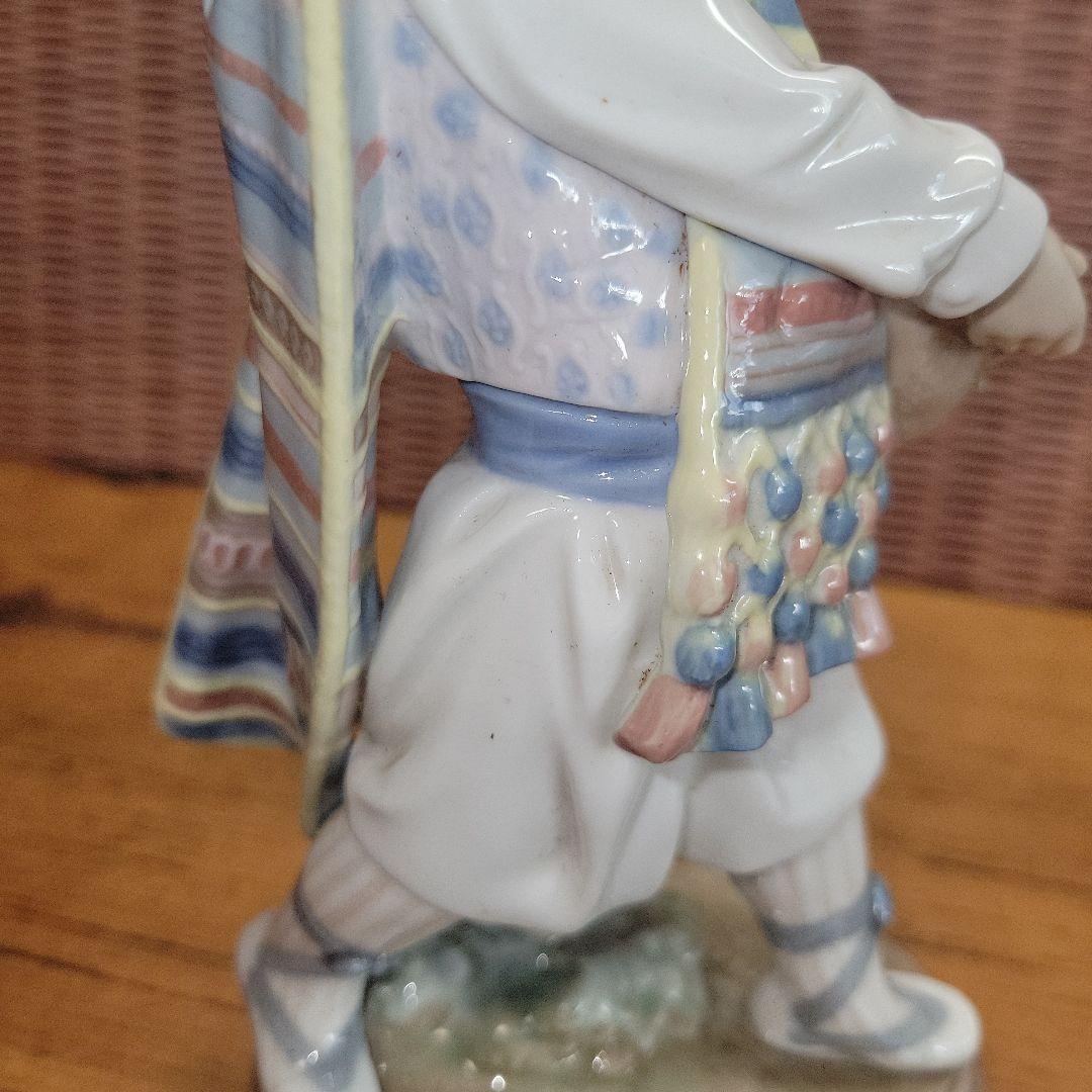 【完品】LLADRO リアドロ バレンシアの花 ブーケを持つ少年 1526