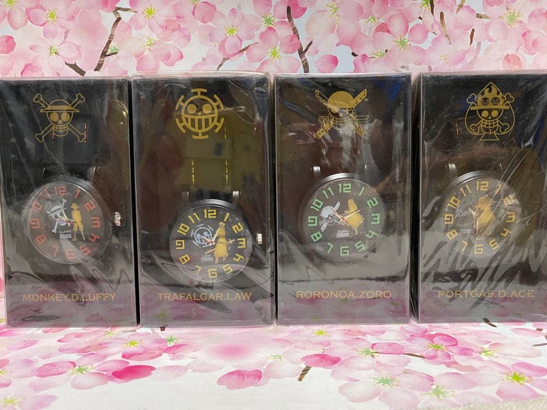 ❤️ワンピース❤️エッチングメタルラバーウォッチ　ルフィー・ロー・ゾロ・エース腕時計