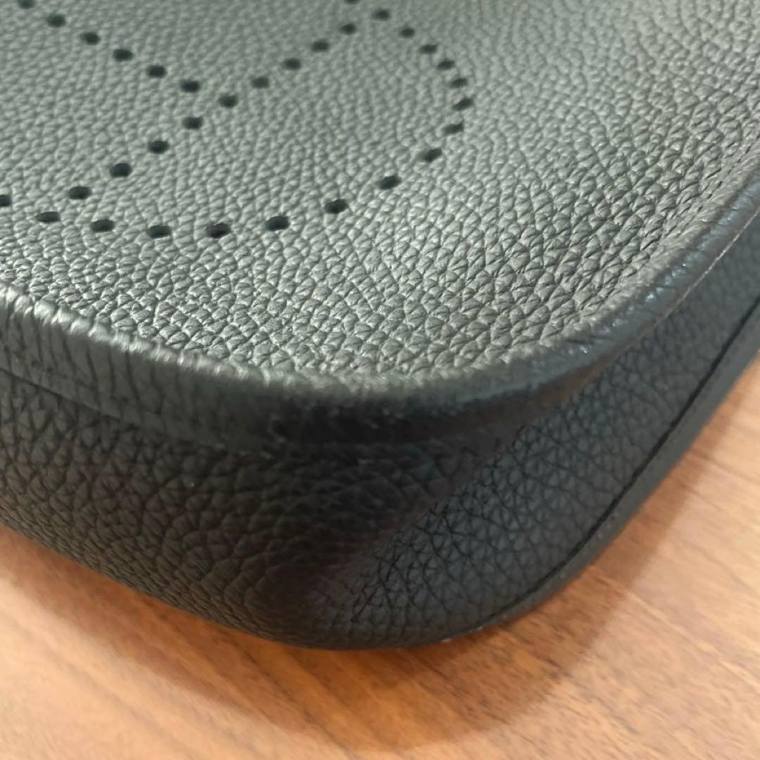 Hロゴ Hパンチング ショルダーバッグ　ノーブランド