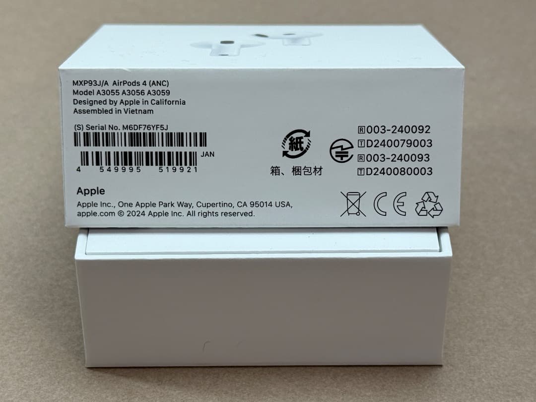 美品　AirPods 4 ANC