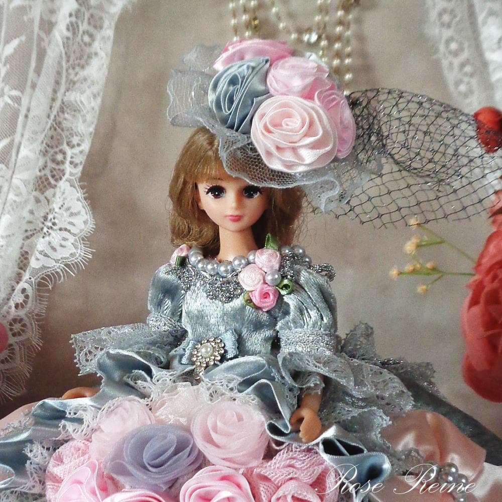 ★初売りセール エリザベス王妃 シルバーグレーのエレガントオーバートレーンドレス