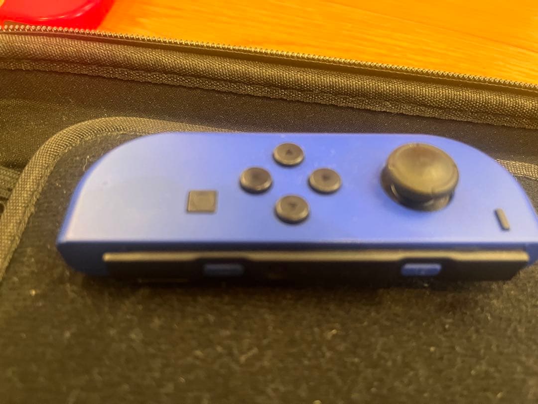 Nintendo Switch 本体 ジョイコン4個　画面保護 、カバー、ケース