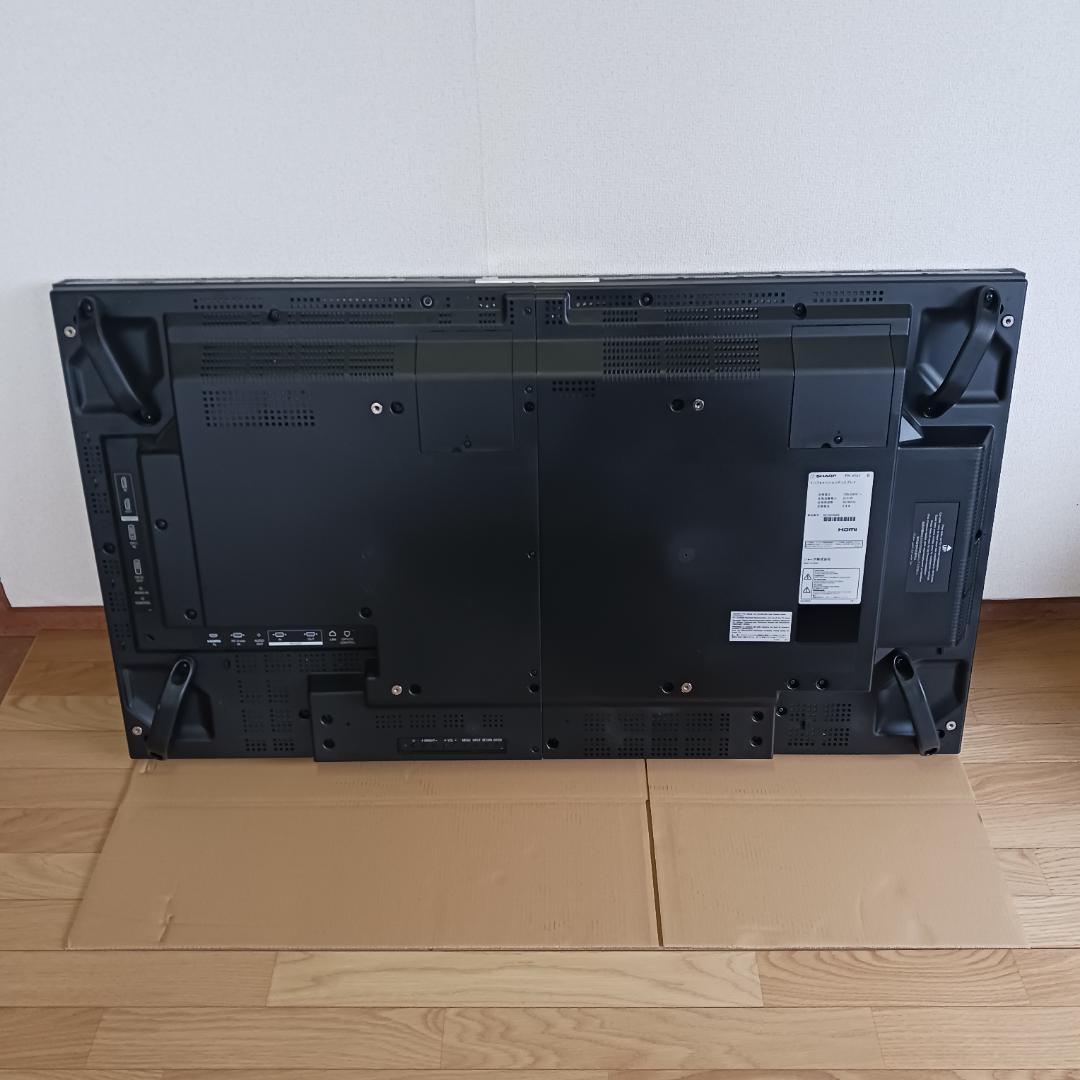シャープ　55インチ インフォメーションディスプレイ PN-V551　①