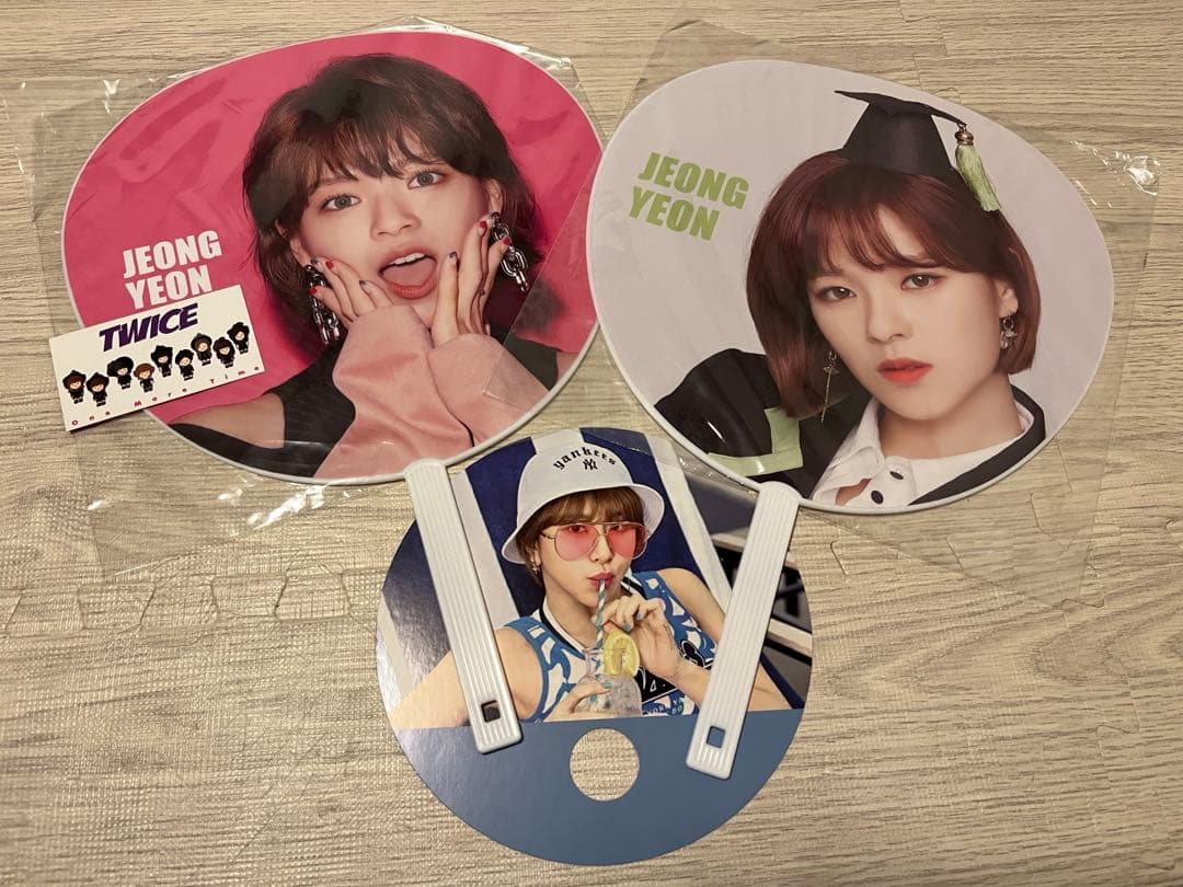 TWICE アルバム CD フォトカード　うちわ　トレカ