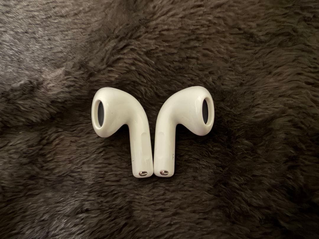 AirPods4箱・充電ケース付き
