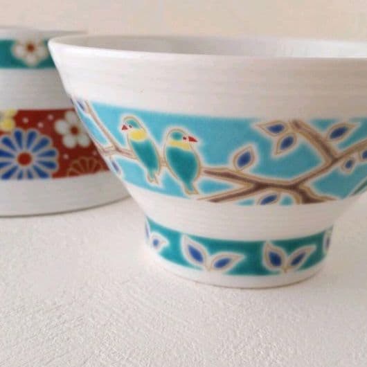 新品2点セット　九谷焼　色絵千段 飯碗 茶碗　　梅菊と小鳥