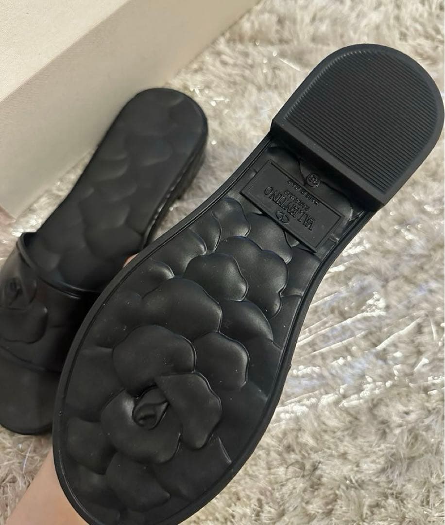 【Valentino】新品未使用 フローラル テクスチャー スライド サンダル
