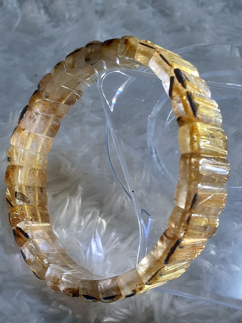 天然石　　ルチルクォーツ　バングル　ヘマタイト入り