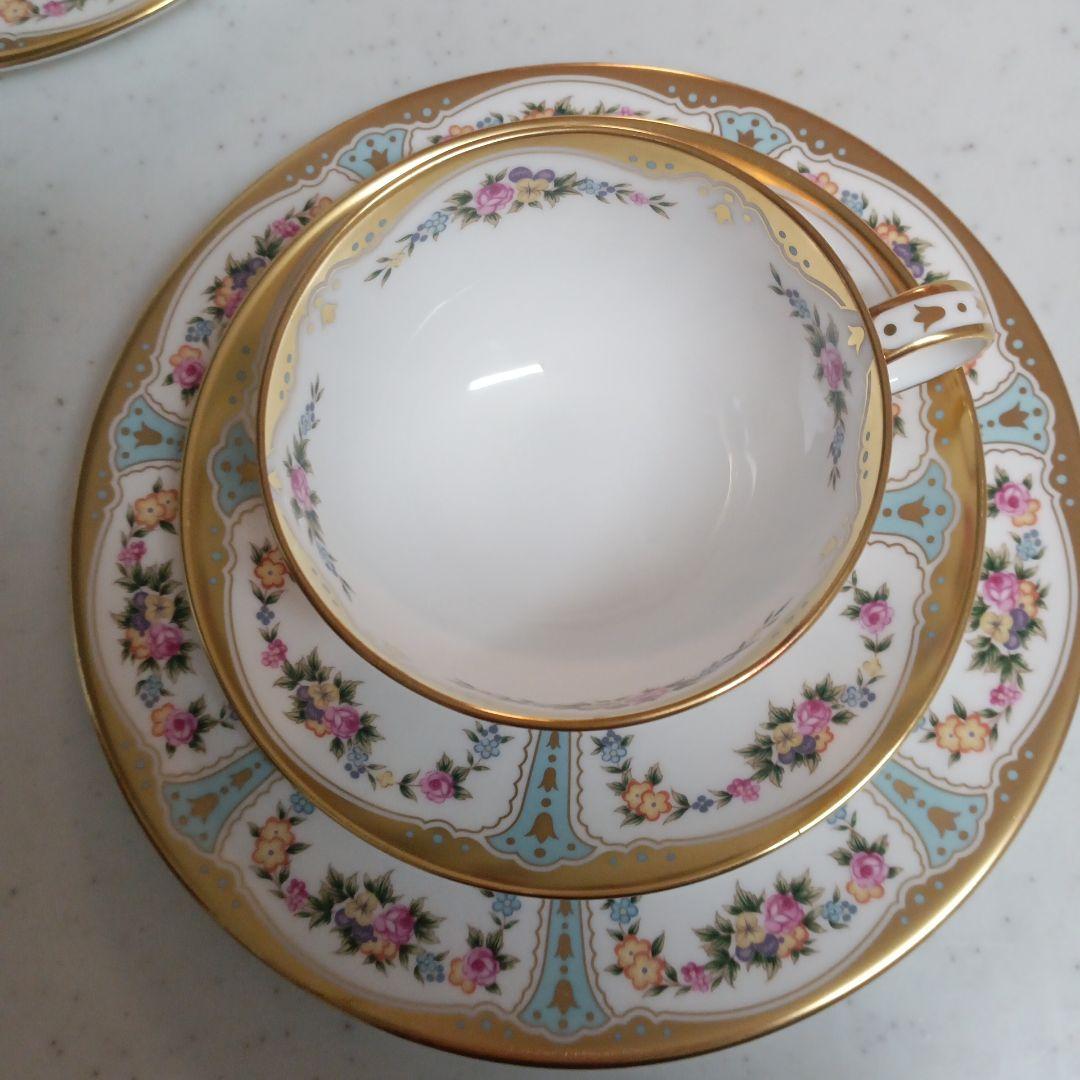 ロイヤルドルトンサットントリオ