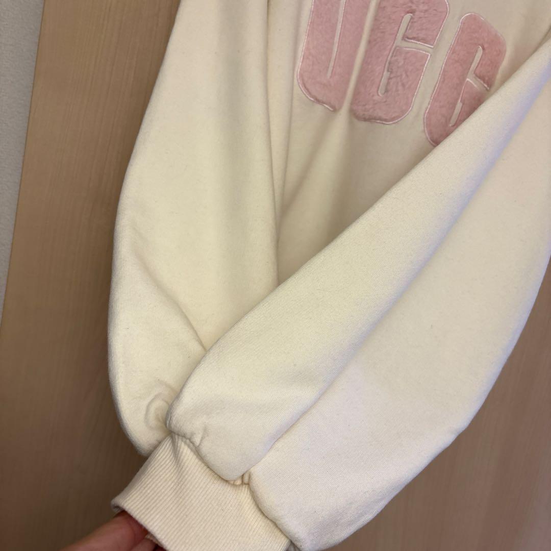 UGGロゴトレーナー　白XS