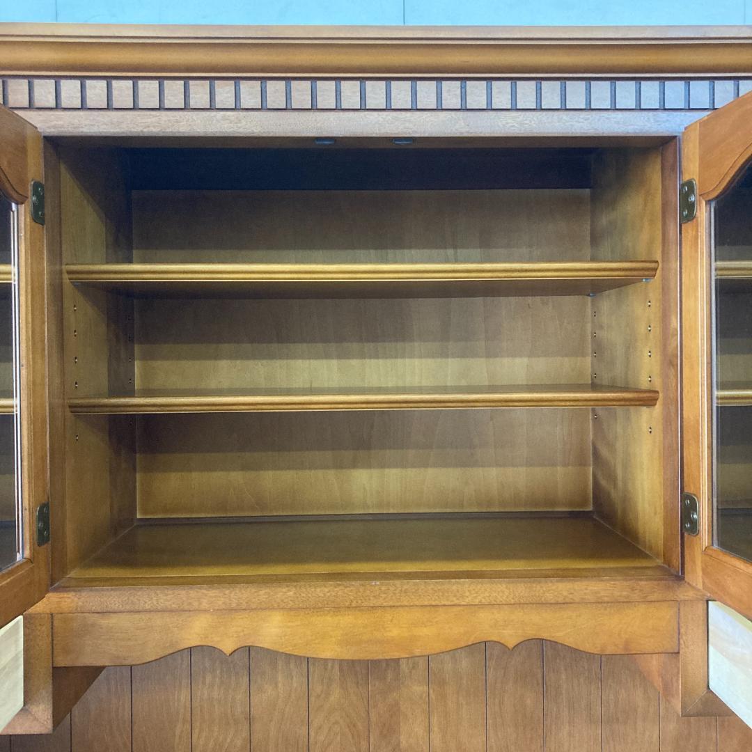 横浜ダニエル　大型　カップボード　食器棚　クラシック