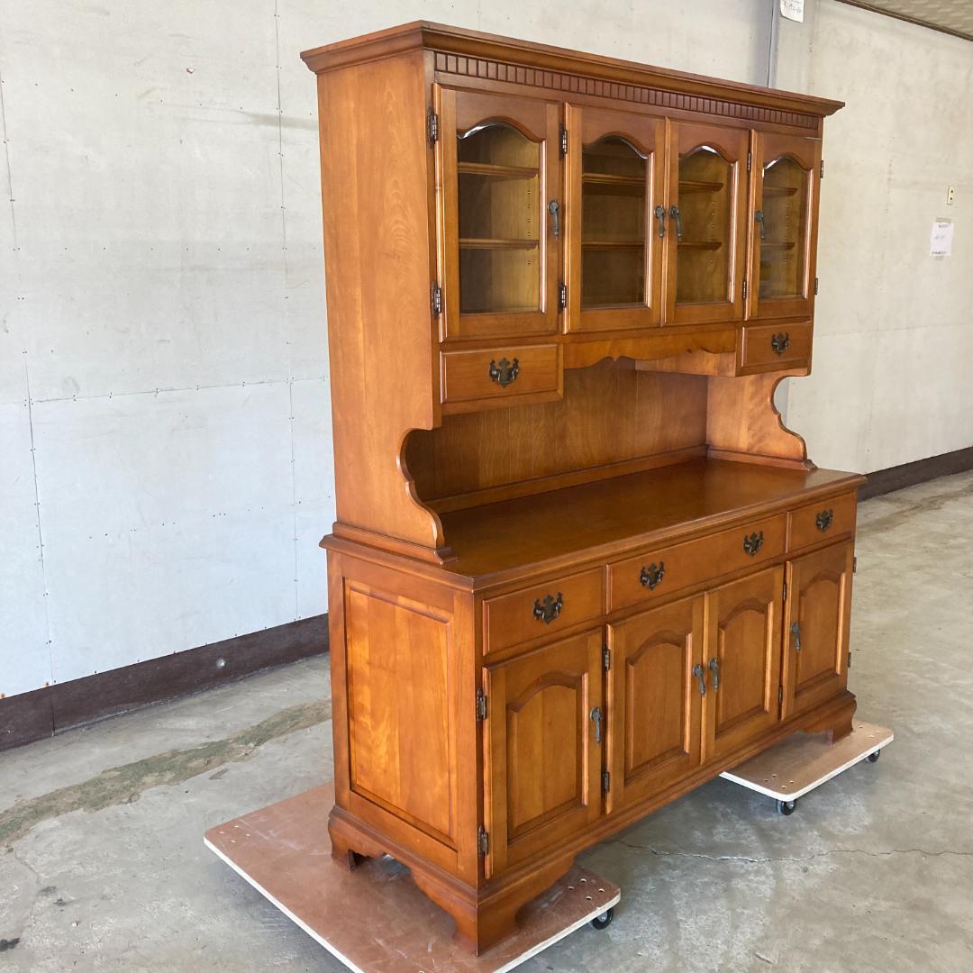 横浜ダニエル　大型　カップボード　食器棚　クラシック