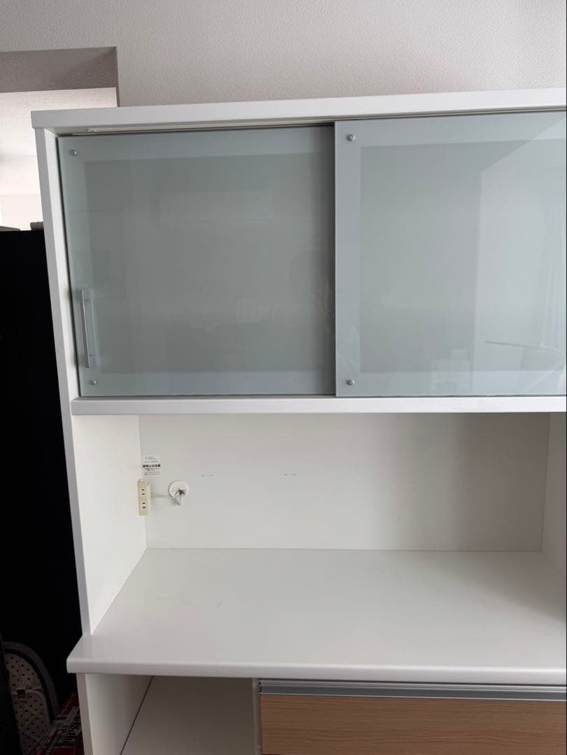 キッチン収納キャビネット