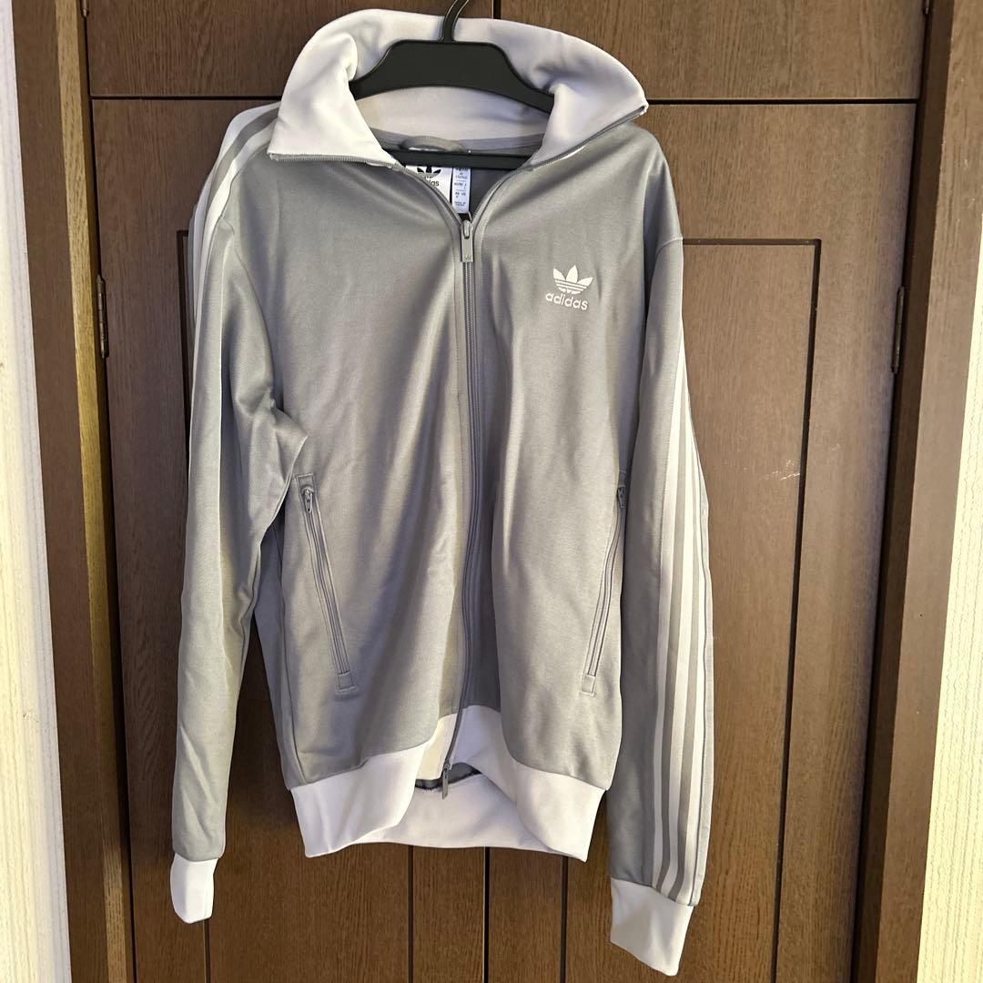 adidas アディカラー クラシック　トラックトップ（ジャージ）