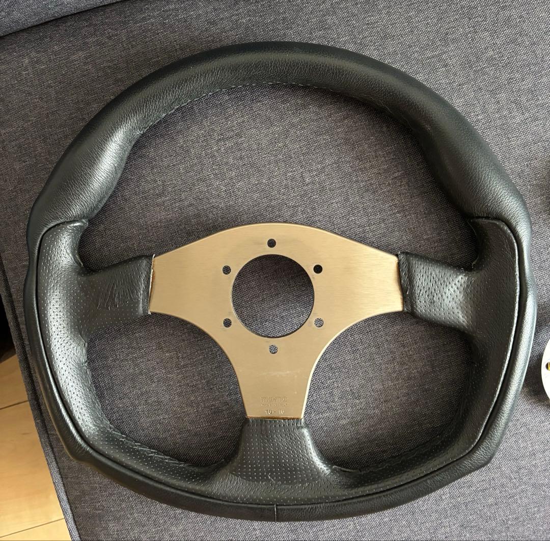 momo Luce ステアリング