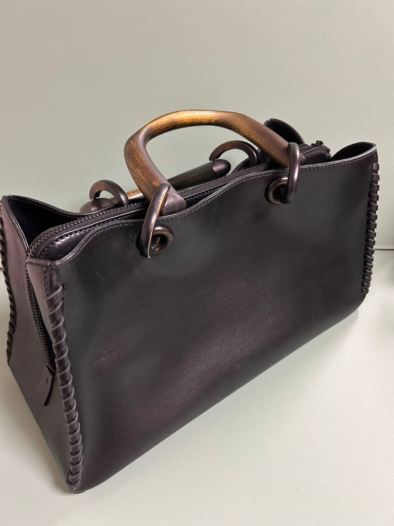 美品　グッチバック　レザー