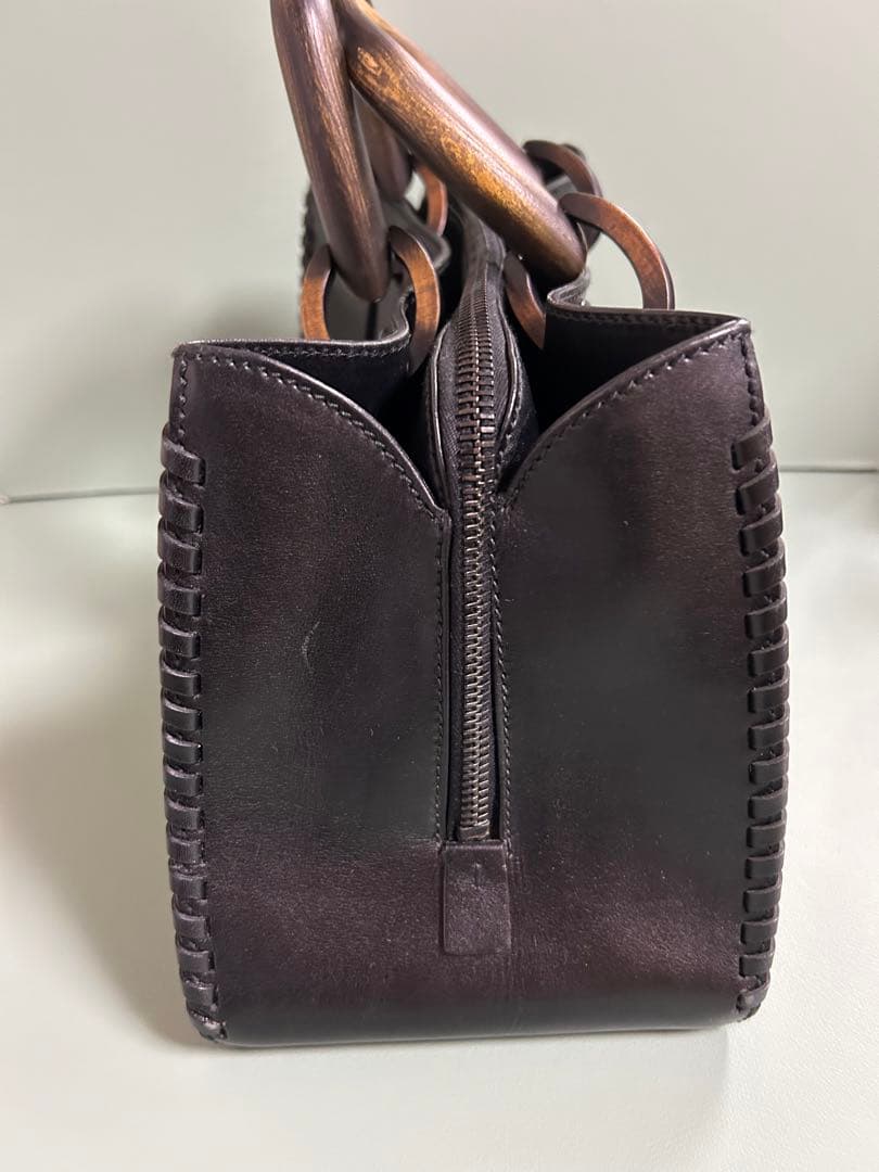 美品　グッチバック　レザー