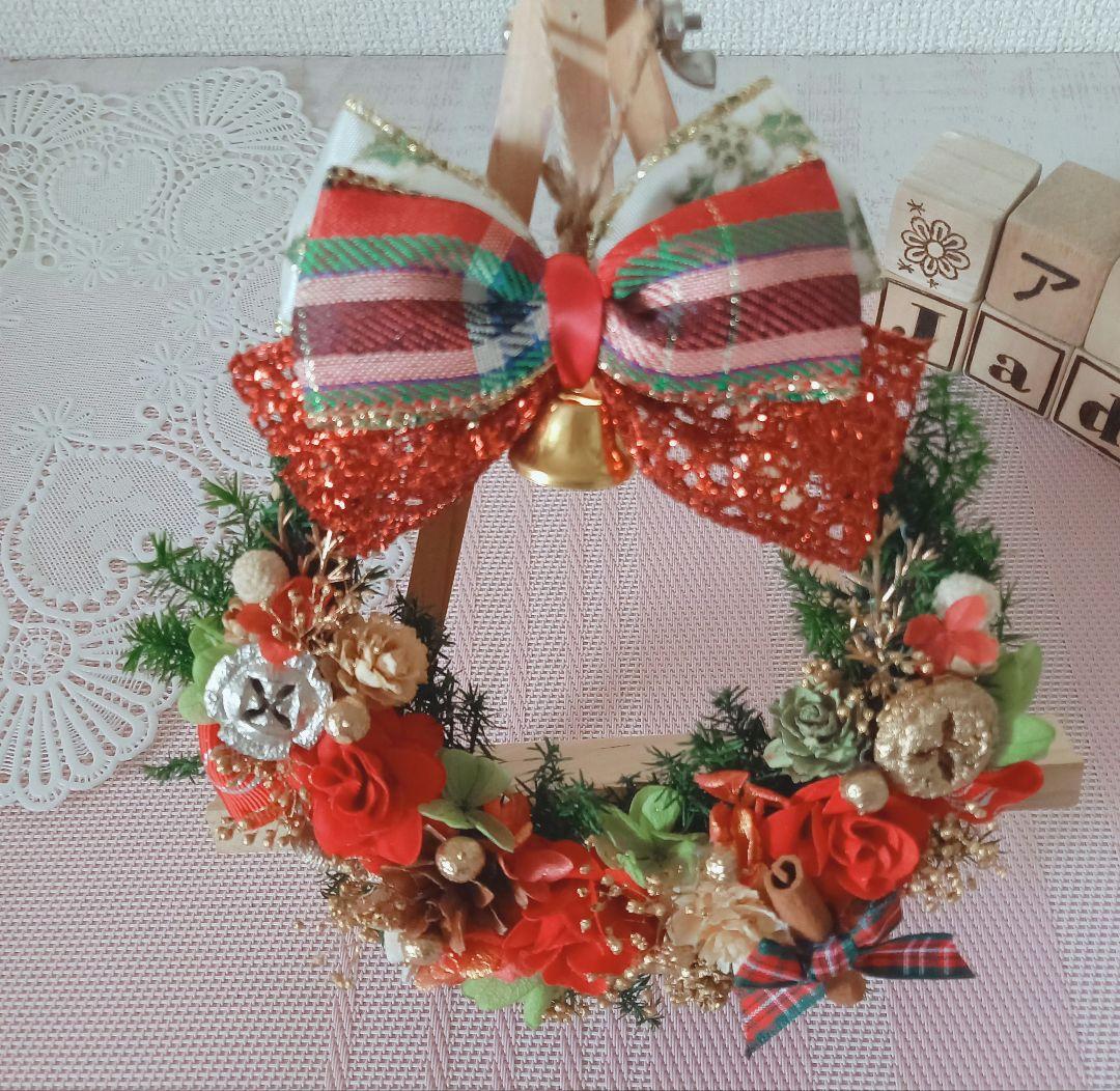 No154  ちっやゃいけど存在感!!!キラキラリボンのクリスマスリース❄︎.*