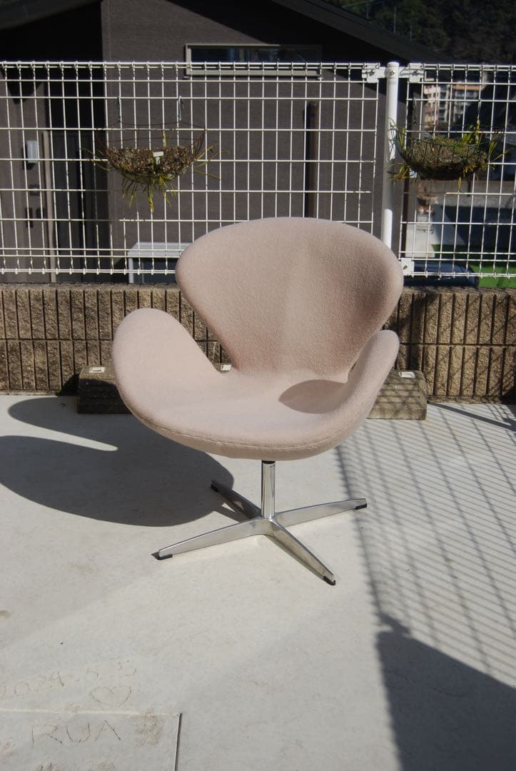 スワンチェア　ホワイト　1人掛け