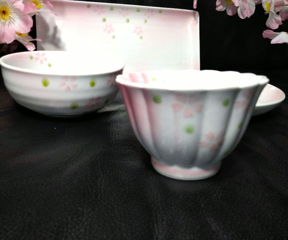 ♥ホームパーティーに豪華セット♥有田焼・一峰・三峰窯の桜絵柄⬛4種2組8皿