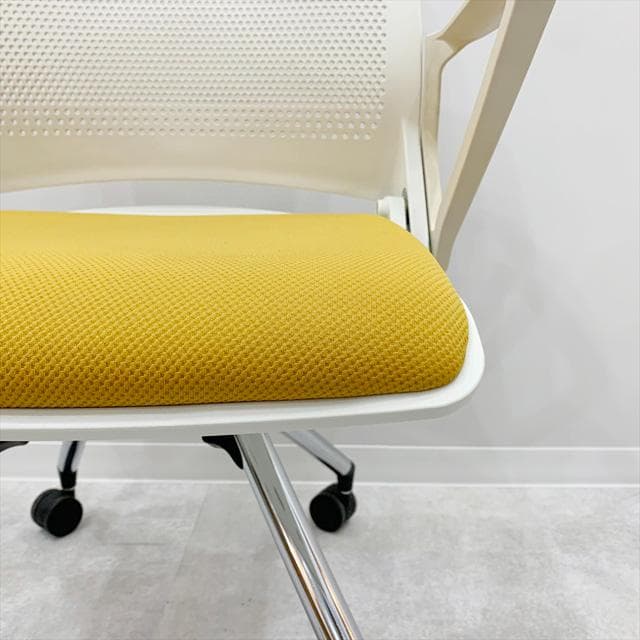 オカムラクリールネスティングチェア②