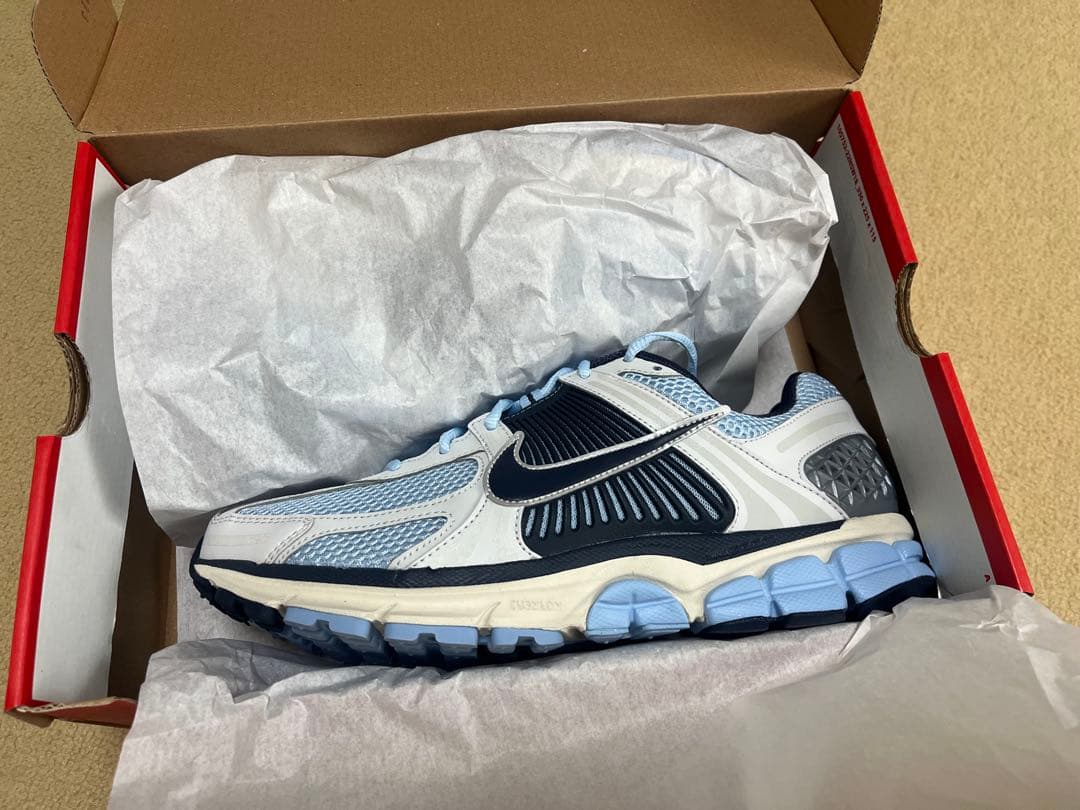 新品28.5cmナイキズームボメロ５　新品28.５cm