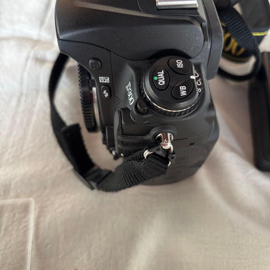 ◆Nikon D300 ◆デジタル一眼レフカメラ　完全ガイド付き　バッテリー付き