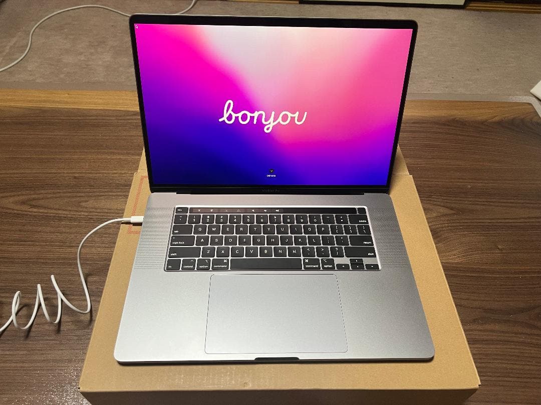 MacBook Pro 2019 16インチ/Core i9/64GB/1TB