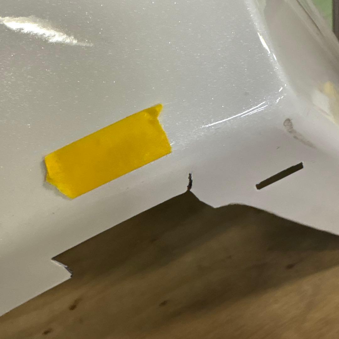 (53) 30プリウス　社外リアバンパー 070