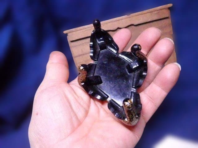 素晴らしい蒔絵と作りの良い菱餅台と木製の菱餅です。アンティークです。