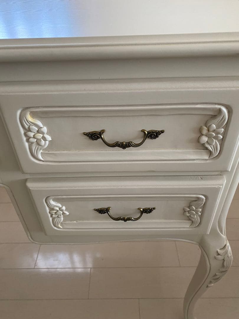 アンティーク調　白家具