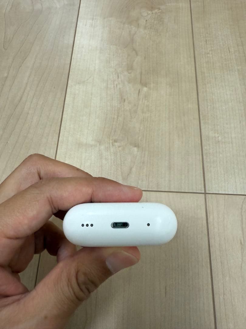 AirPods Pro 2 エアポッズプロ2 純正　正規品　本物　付属品あり