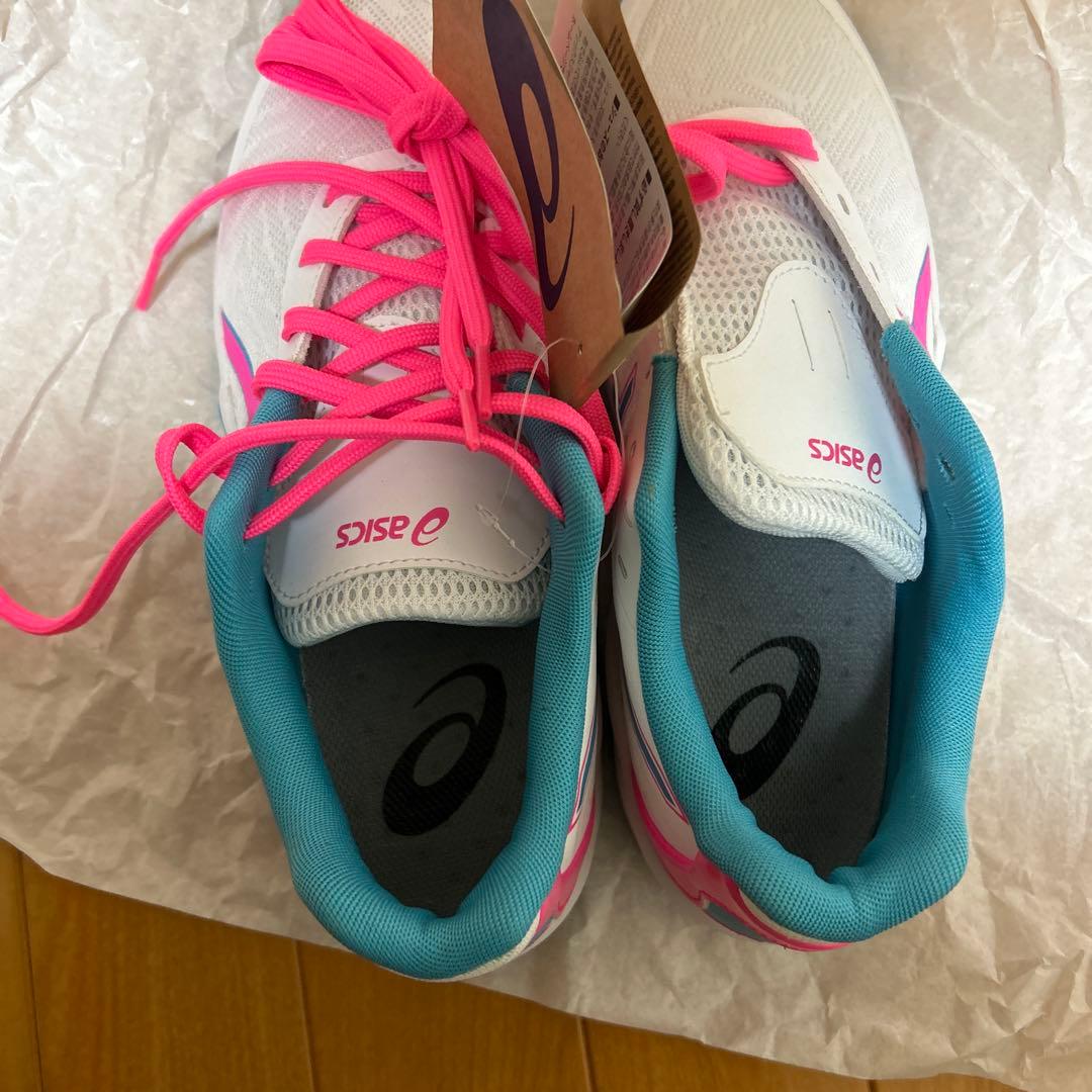 helloです　　asics バレーボールシューズ　ローカット