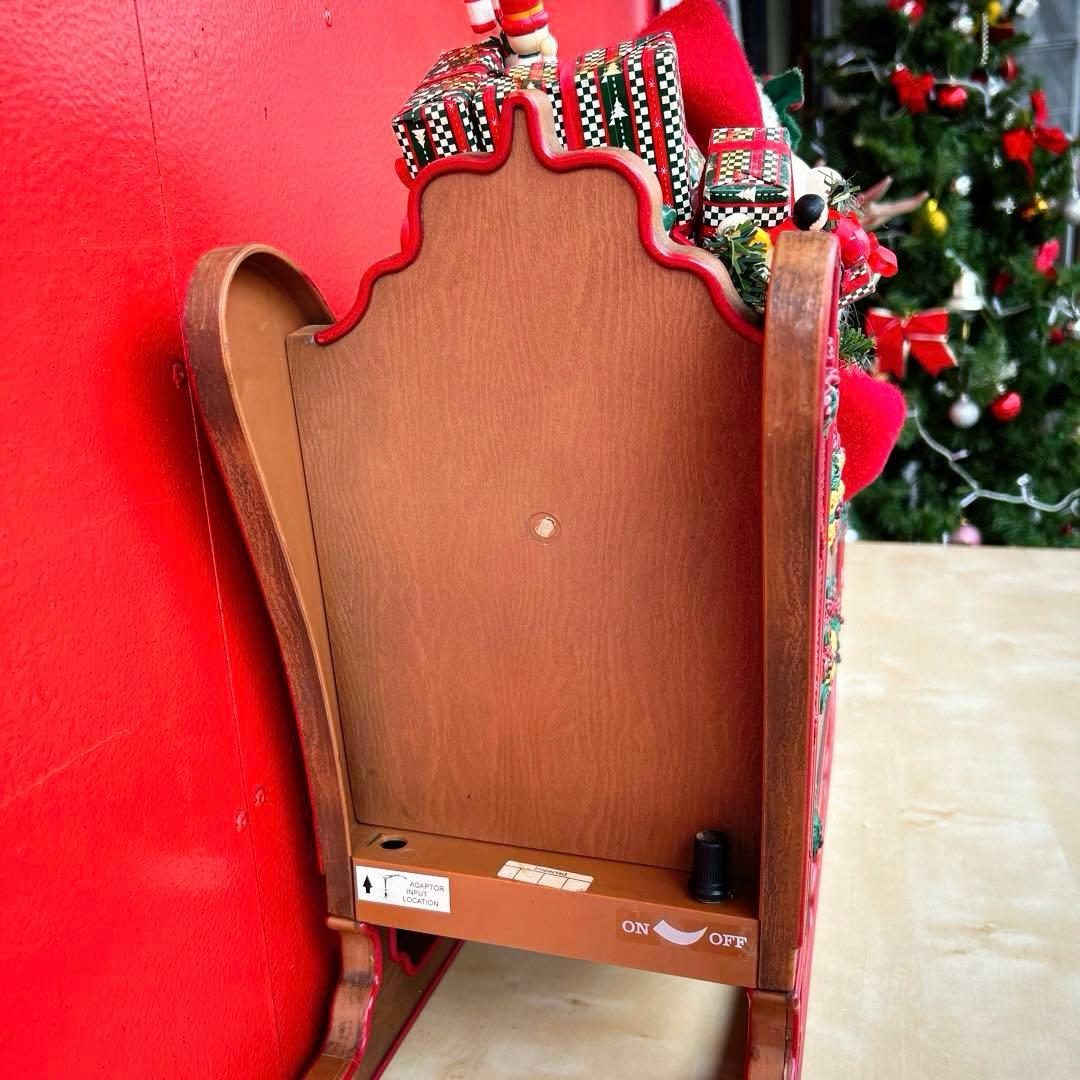 サンタとトナカイの置物